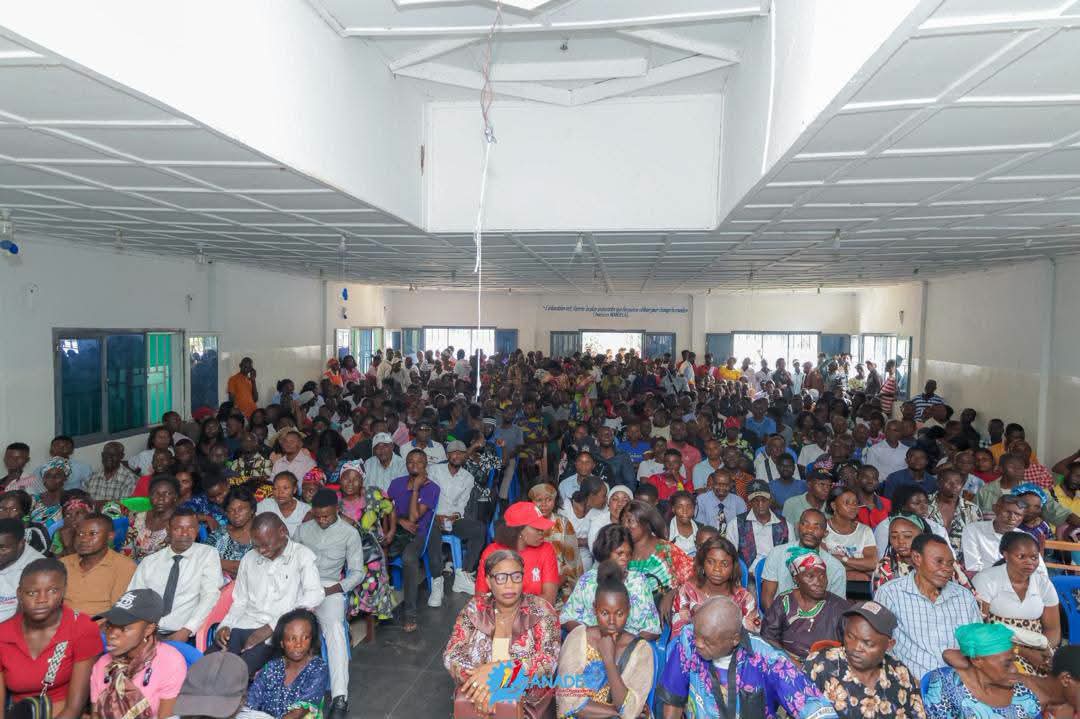 RDC : À Ngiri-Ngiri, la population salue la démolition d’un marché pirate par le Service national